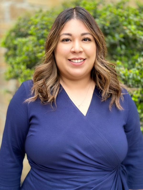 mayra juarez profesional legal administrator at lozano law firm