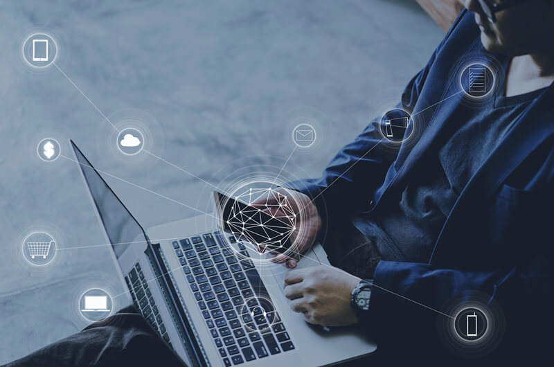 K-1 Visa Tips: Managing Social Media Carefully